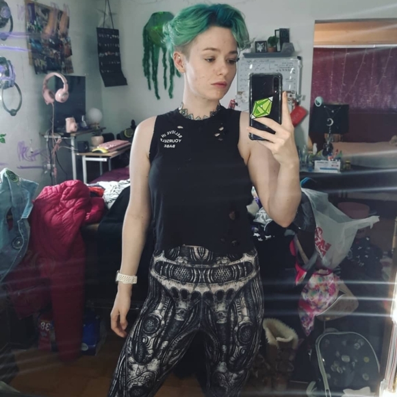 Meet your Posher, Alethea - Picture 8 of 16